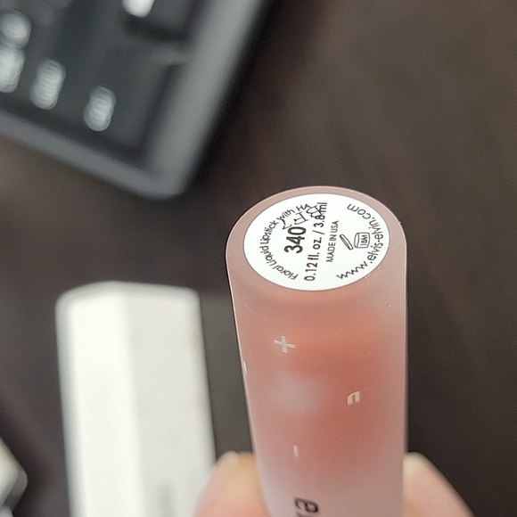 Elvis + Elvin Floral Liquid Lipstick 340 Brick Red New In Box - Picture 5 of 5